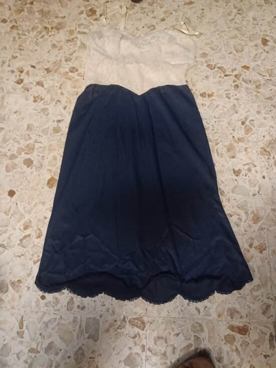 Vanity Fair Other - Vintage Vanity Fair Women's Full Slip SZ 32 Cream & Navy